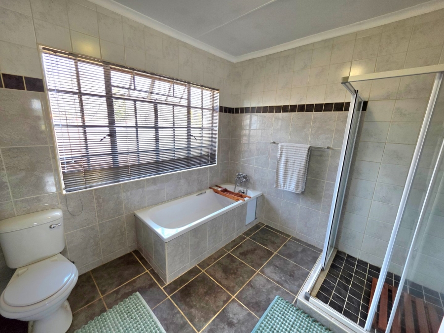 4 Bedroom Property for Sale in La Provance Free State